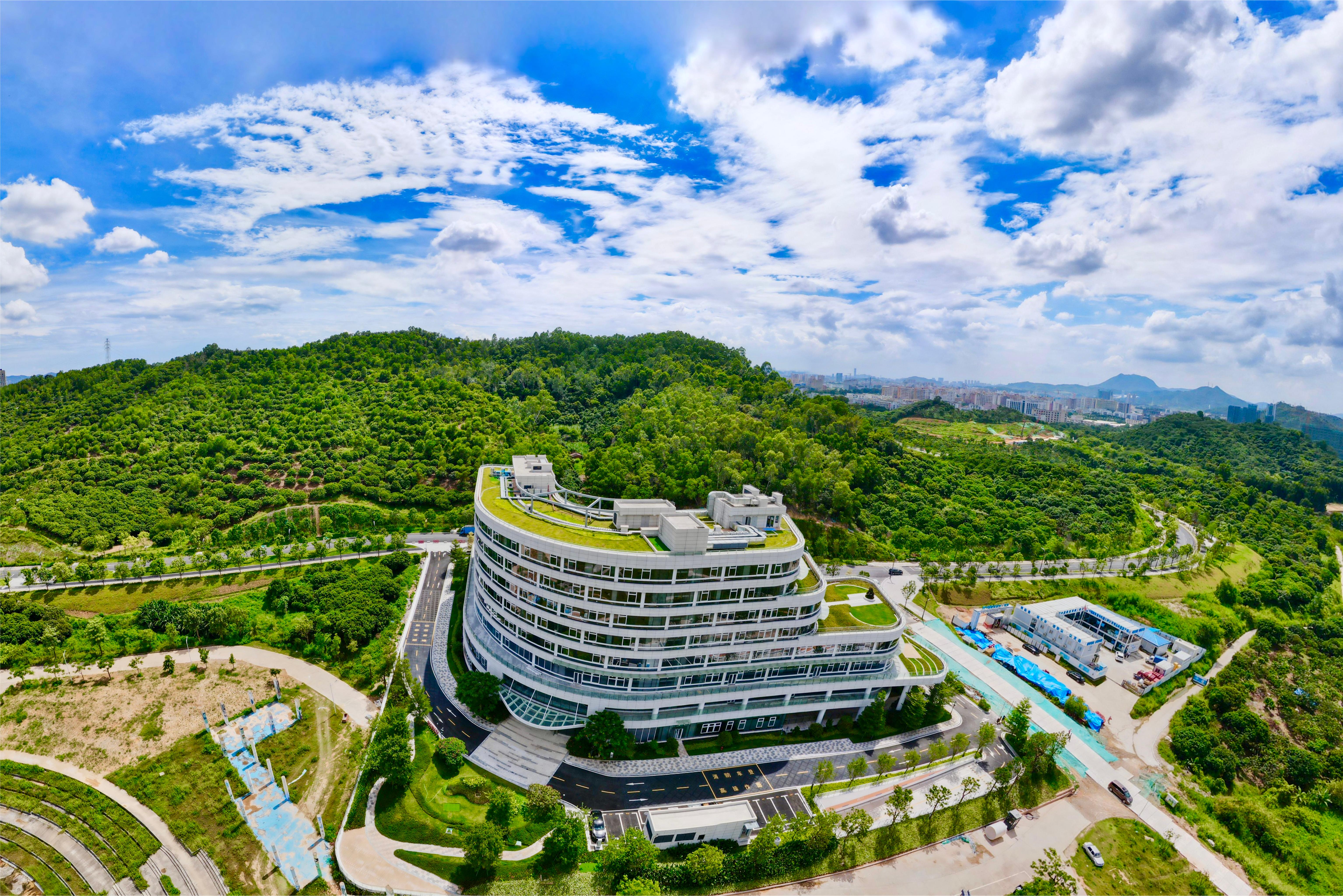 中国建筑助力打造世界一流科学城核心区首栋竣工（2）.jpg