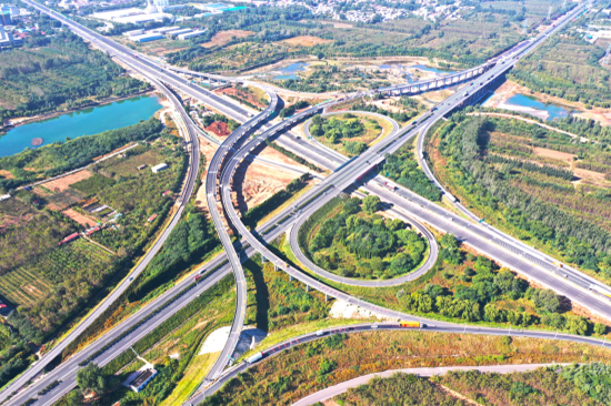京台高速公路济泰段改扩建工程建成通车2.png 京台高速公路济泰段改扩建工程建成通车2.png