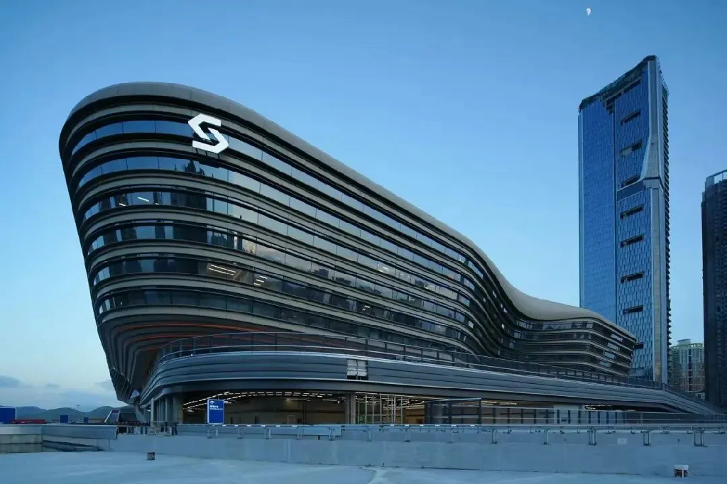 中国建筑承建的皇岗口岸正式开通-1.png