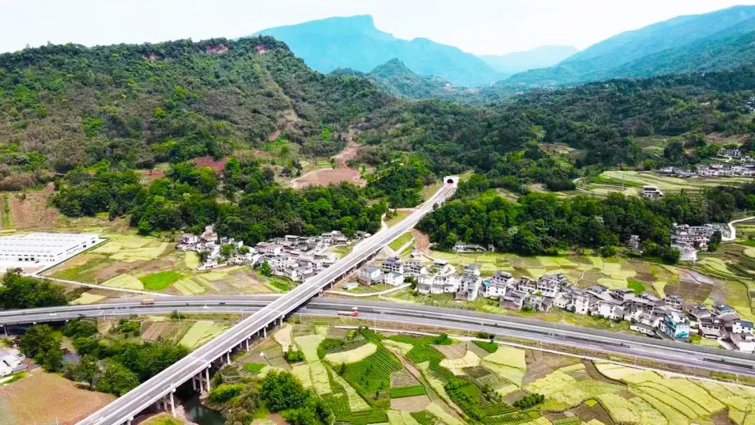 成雅高速2.jpg