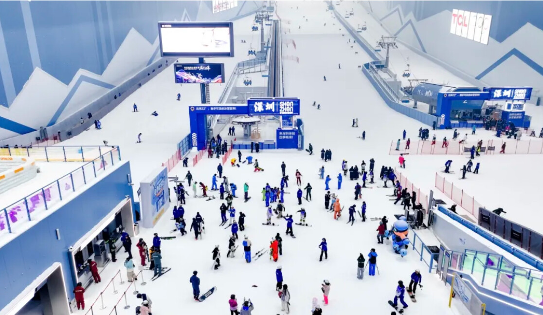 中国建筑打造的全球最大室内滑雪场正式开业 3(1).jpg