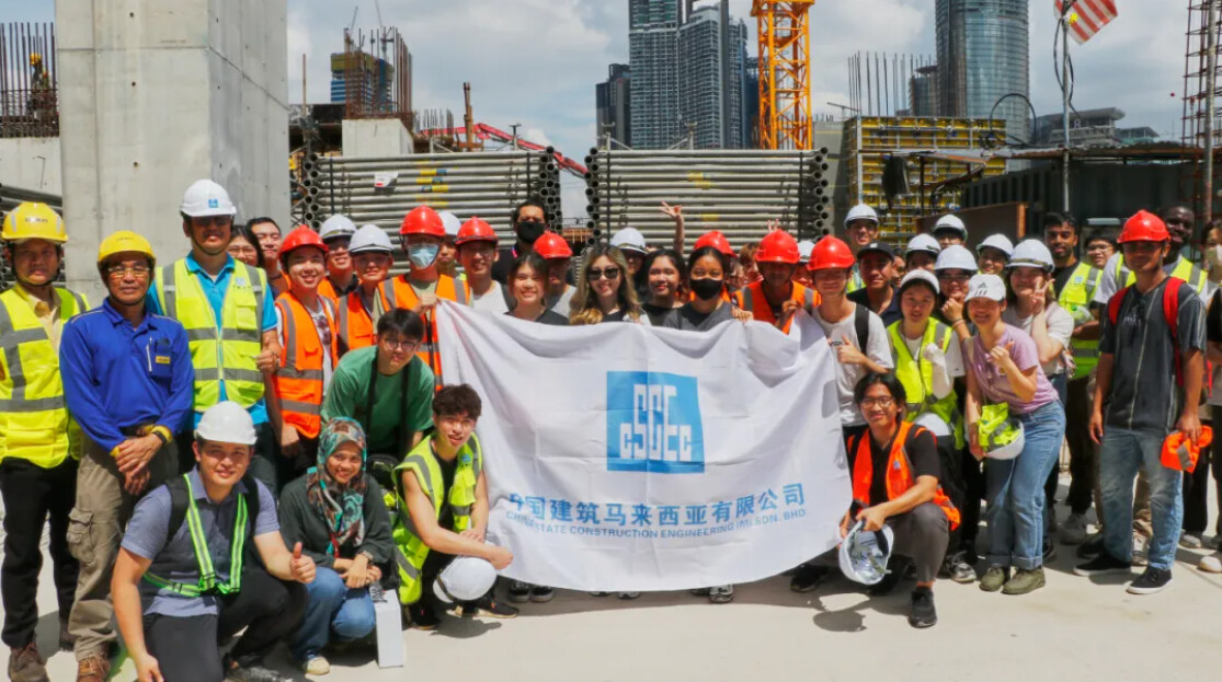 中国建筑马来西亚河滨公园项目顺利封顶4(1).jpg
